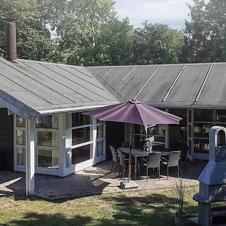 4 Star Holiday Home In Vaeggerlose