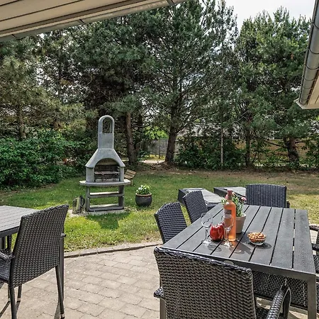 4 Star In Vaeggerlose Сasa de vacaciones Bøtø By